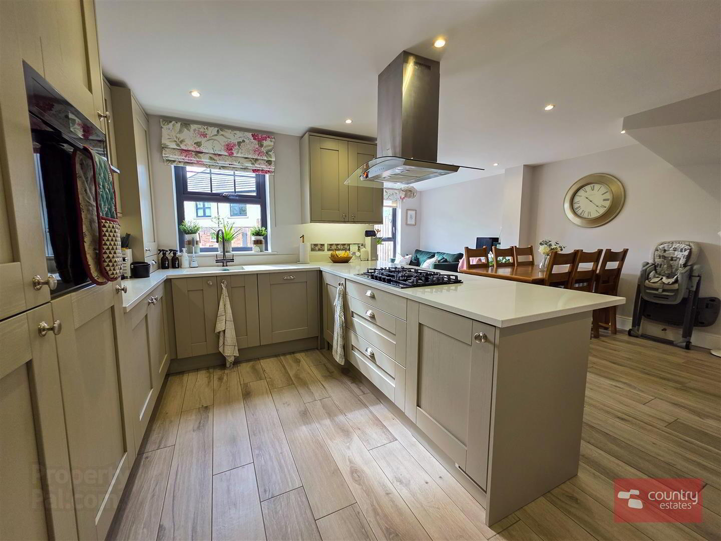4 Barton Park Mews 13 of 31
