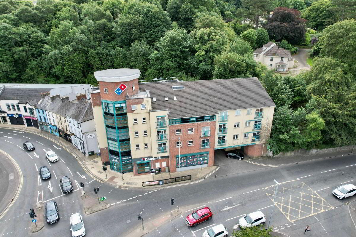 2 Victoria Court 3 of 14