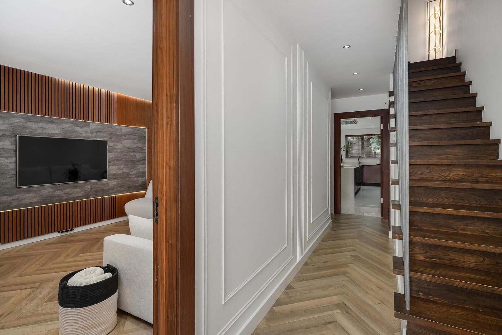 25 Ravenswood Crescent 3 of 42