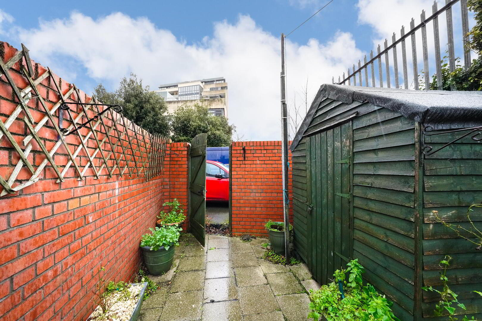697 South Circular Road 31 of 34