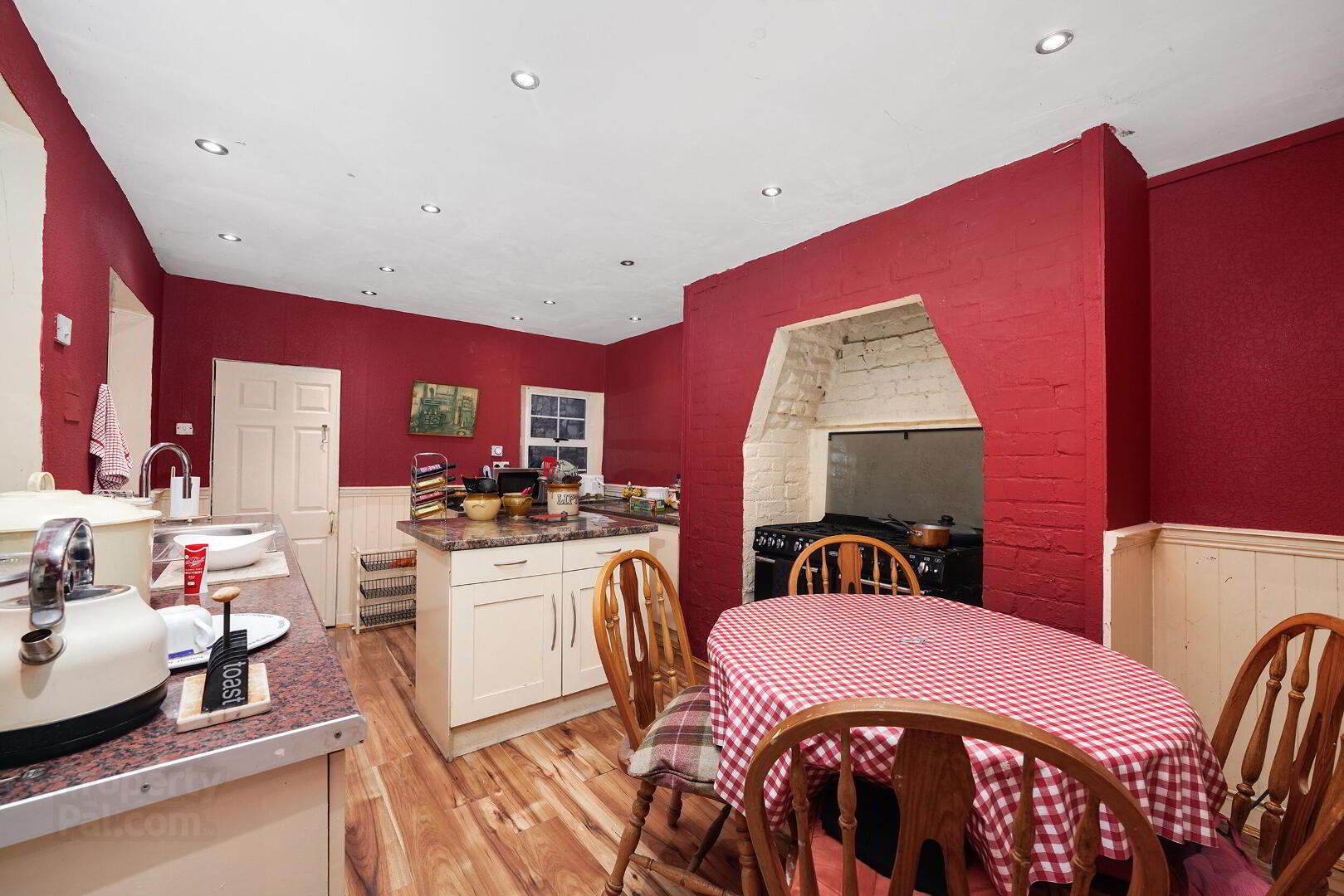 697 South Circular Road 12 of 34
