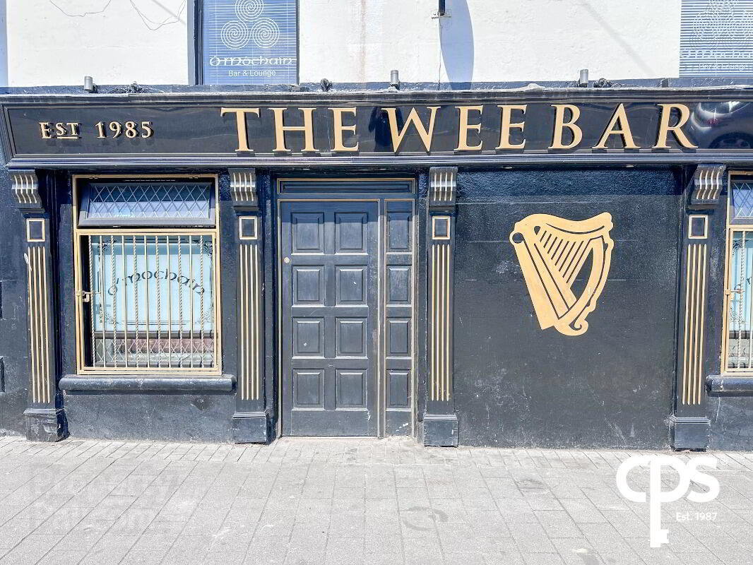 The Wee Bar, 1 Kinelowen Street 5 of 23