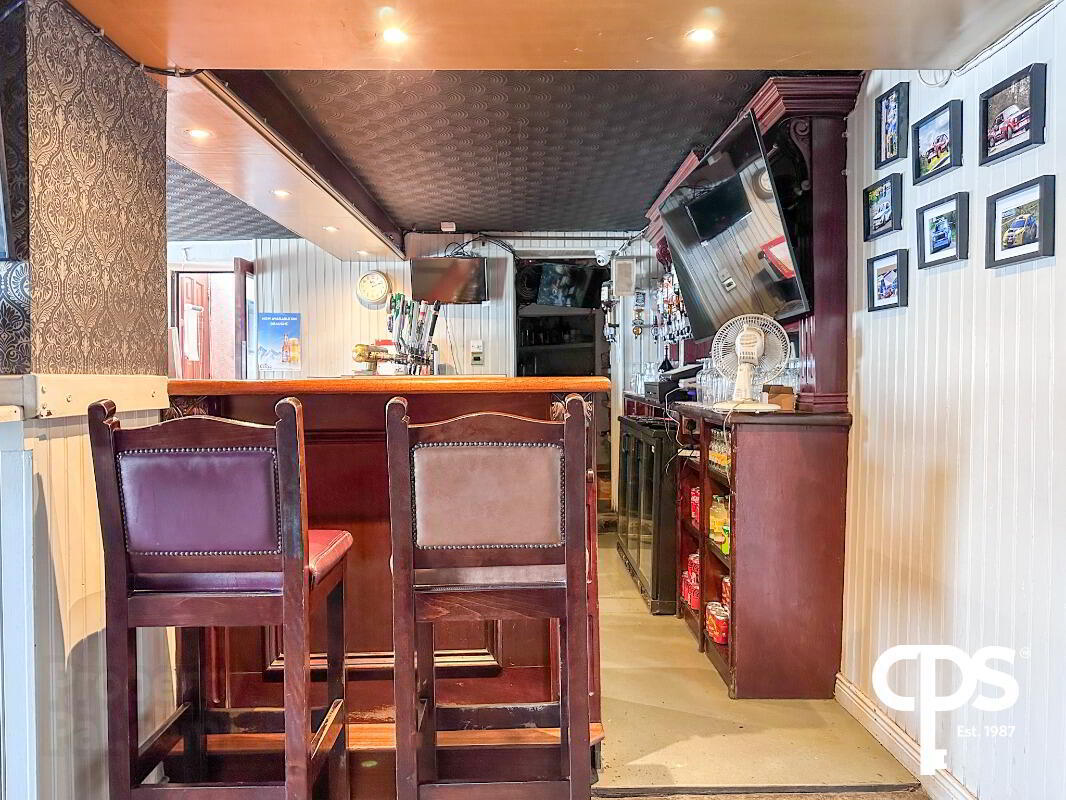 The Wee Bar, 1 Kinelowen Street 8 of 23