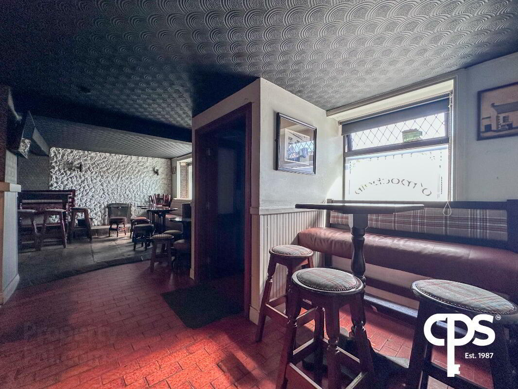 The Wee Bar, 1 Kinelowen Street 11 of 23