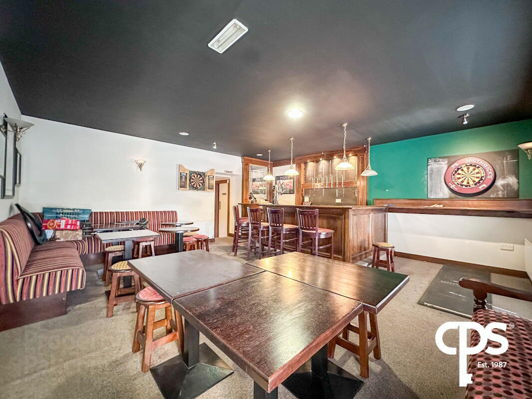The Wee Bar, 1 Kinelowen Street 17 of 23