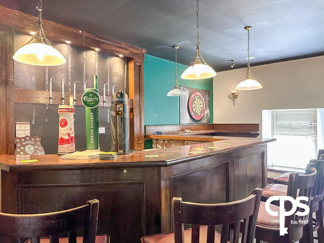 The Wee Bar, 1 Kinelowen Street 18 of 23