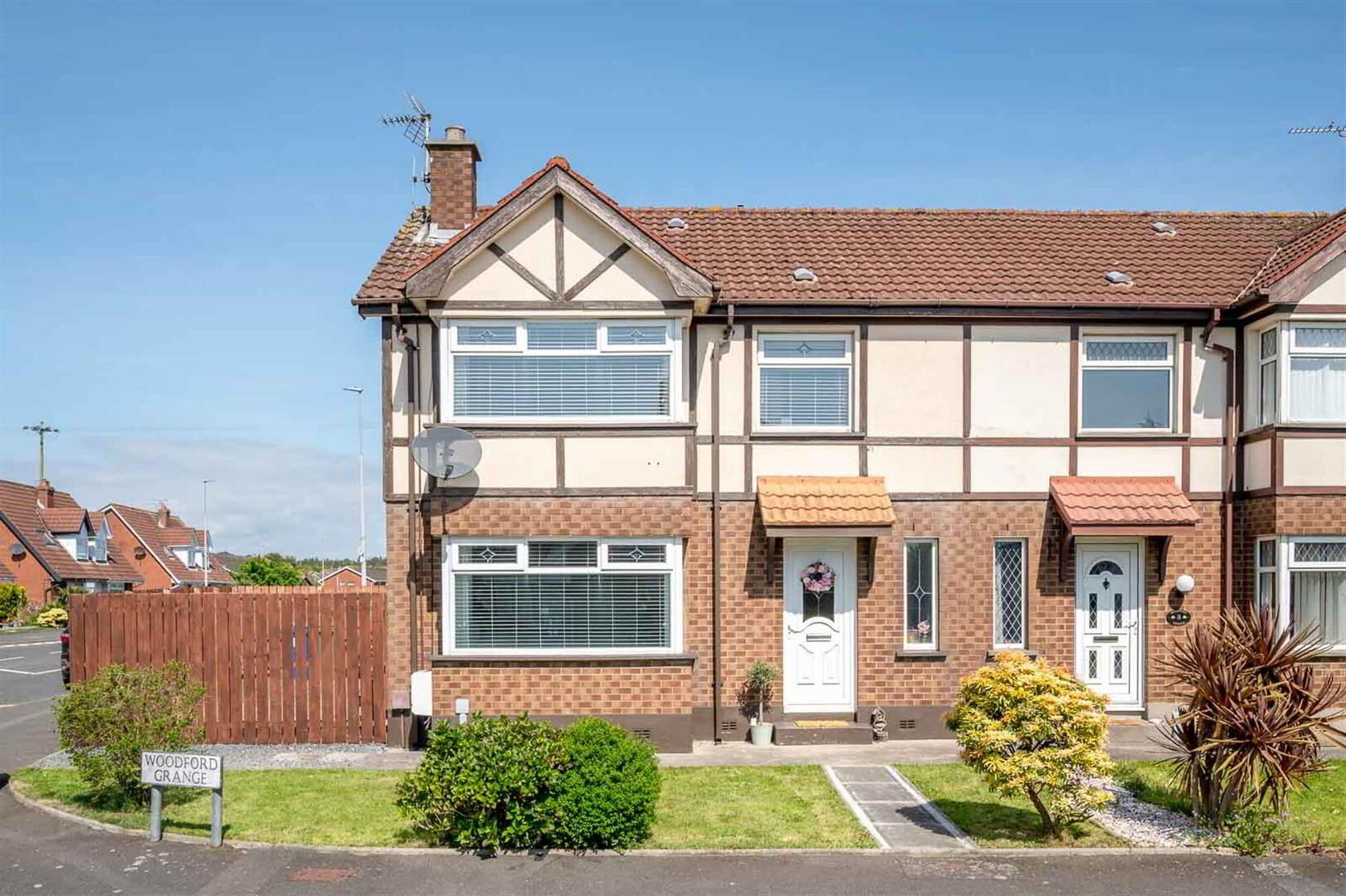 1 Woodford Grange 1 of 23