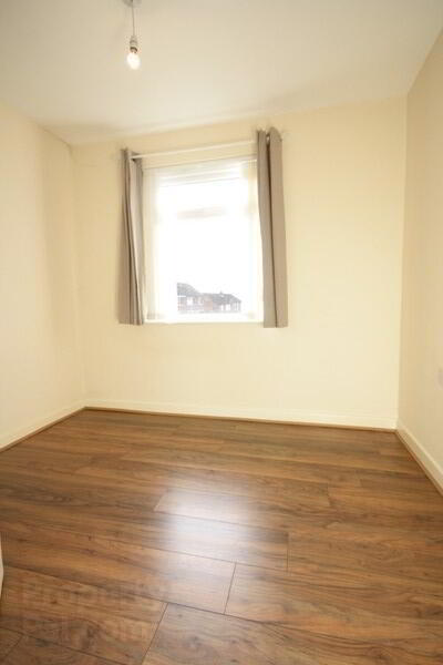 4 Glendale Avenue East 6 of 8
