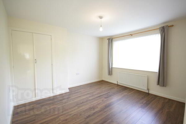 4 Glendale Avenue East 4 of 8