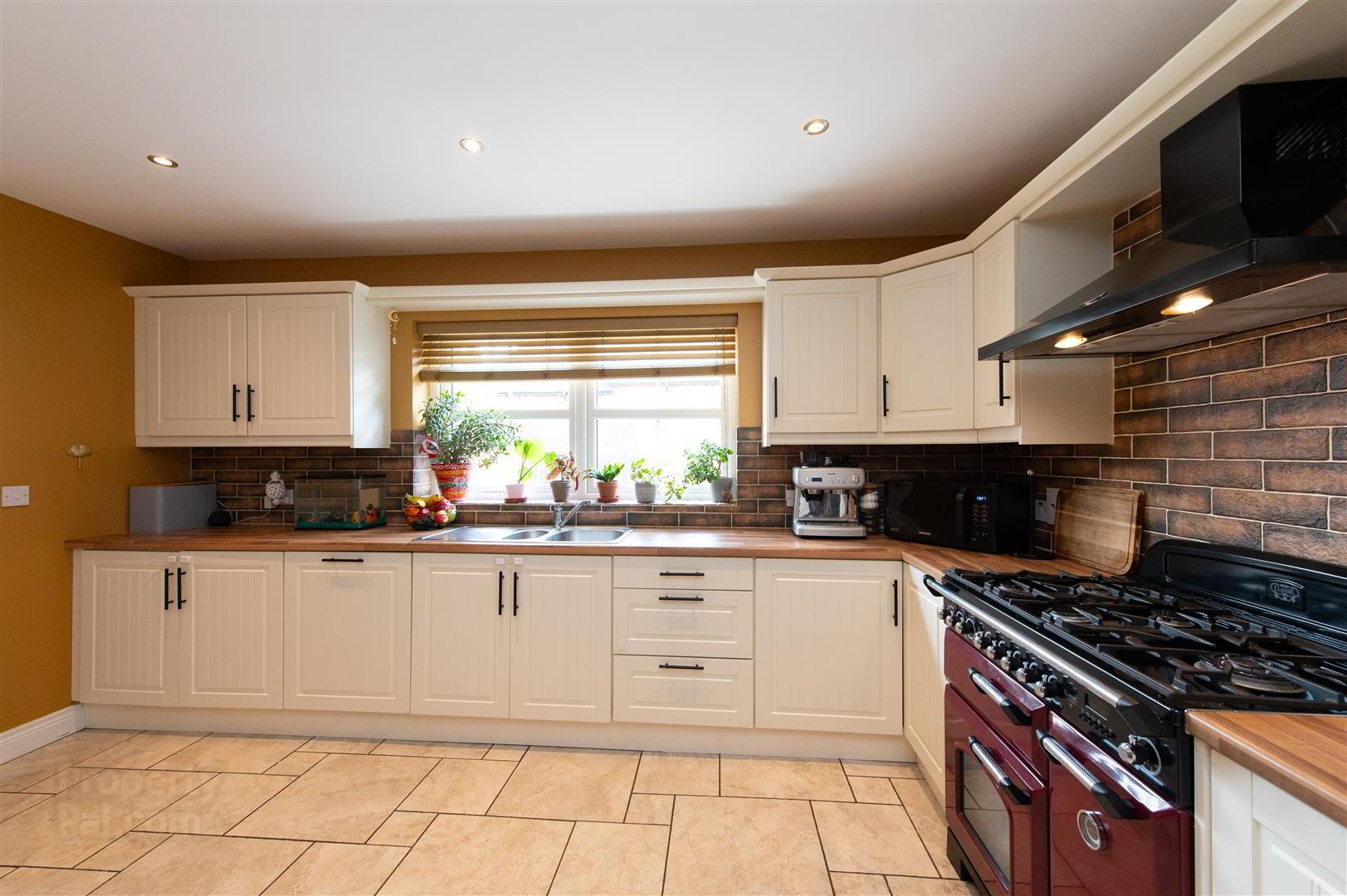 3 Rockfield Hall 11 of 27