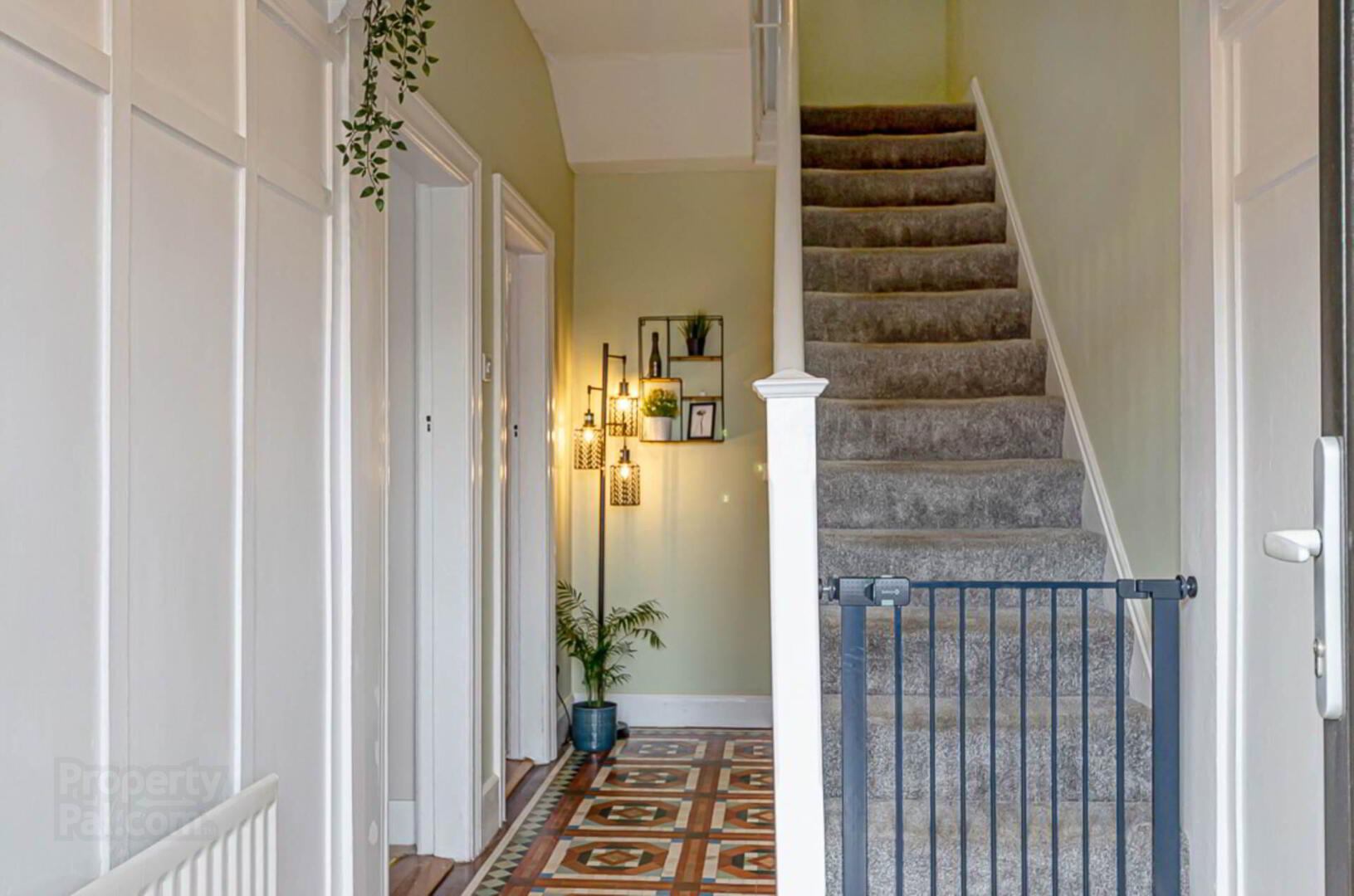 142 Ravenhill Avenue 9 of 50