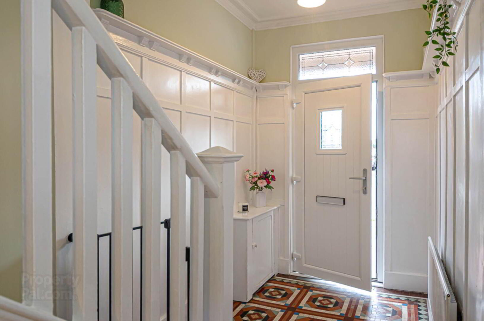 142 Ravenhill Avenue 11 of 50