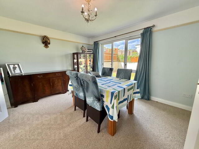 10 Ashgrove Park 9 of 30