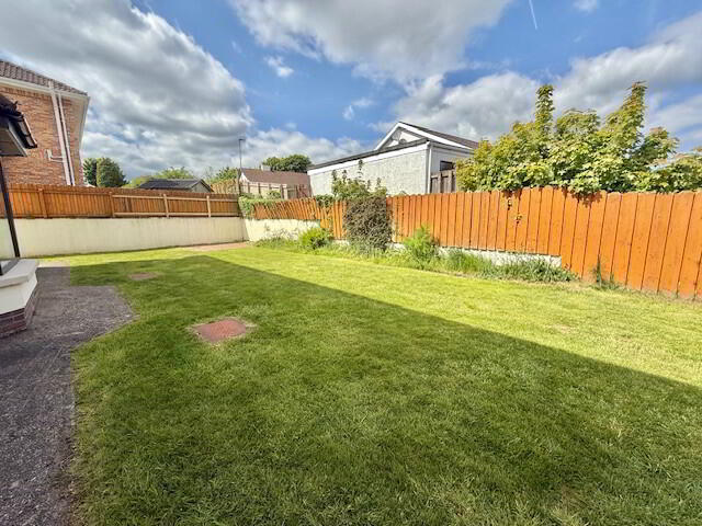 10 Ashgrove Park 28 of 30