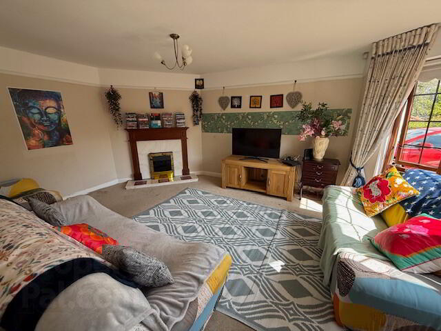 10 Ashgrove Park 6 of 30