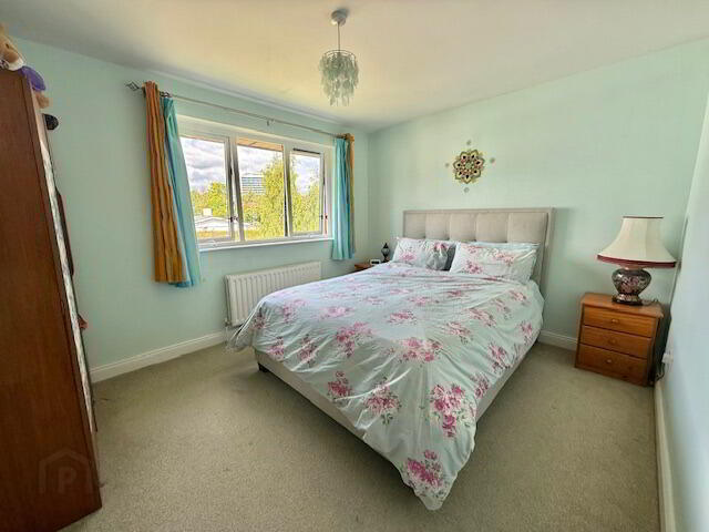 10 Ashgrove Park 16 of 26