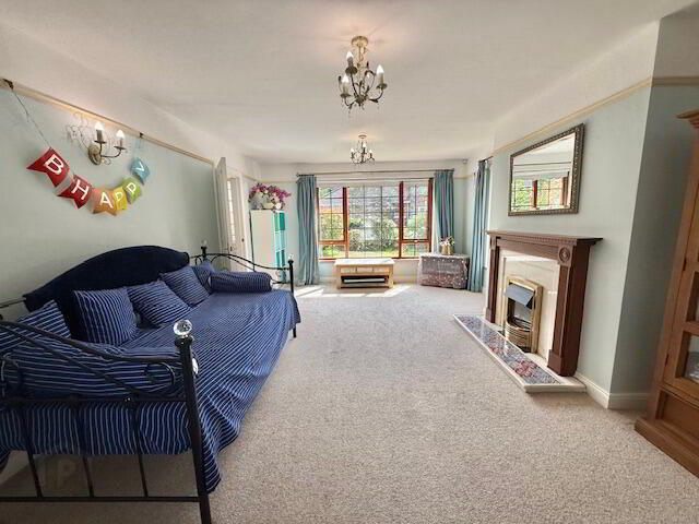 10 Ashgrove Park 6 of 26