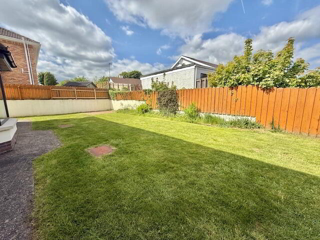 10 Ashgrove Park 21 of 26