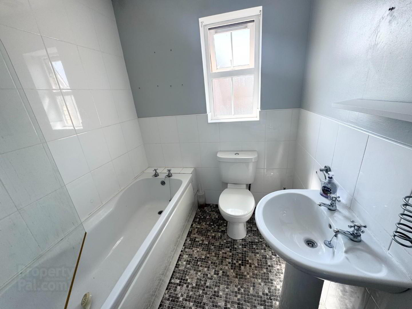 23 Carn Manor 8 of 13