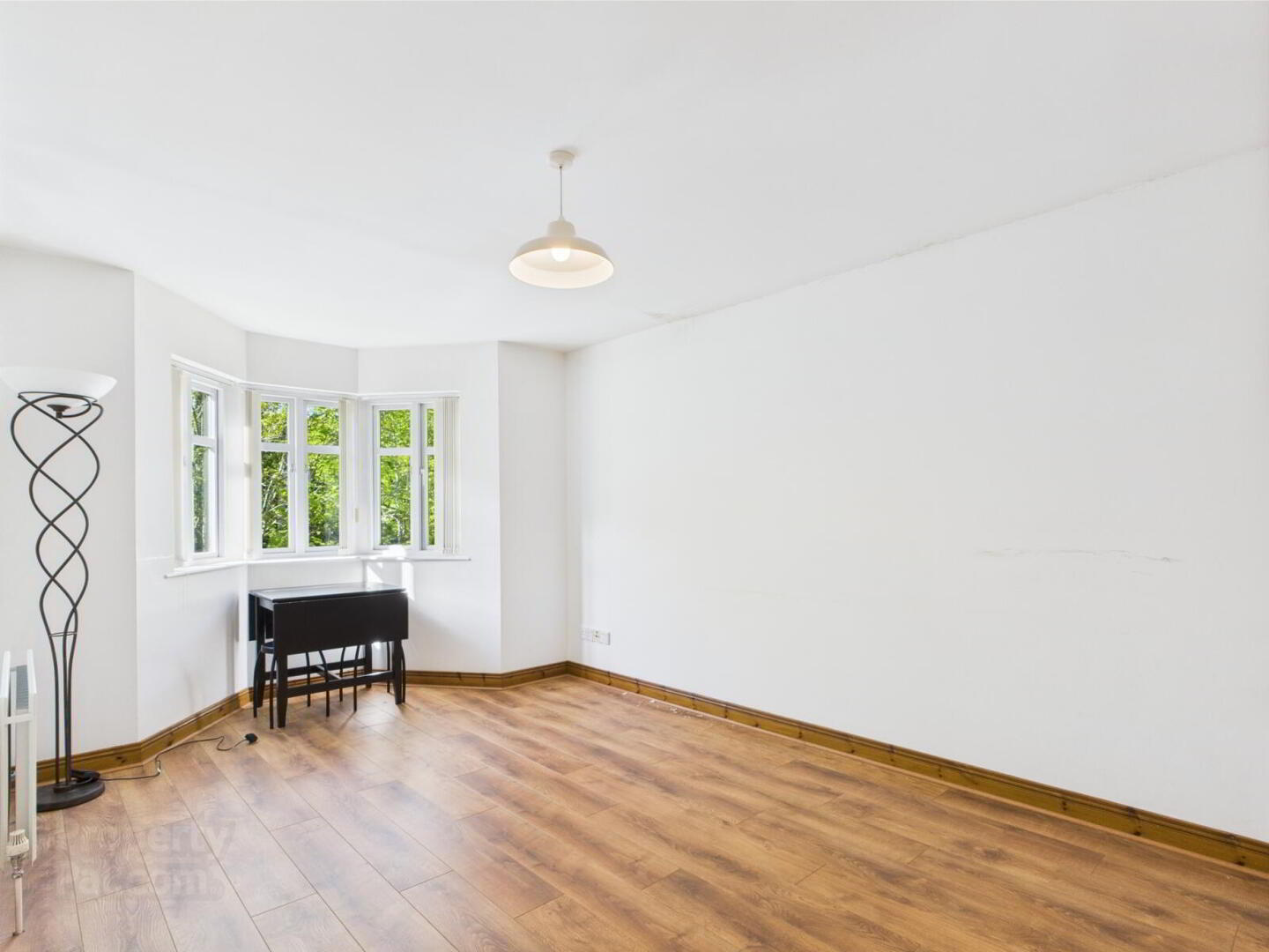 Apartment 19 Sandown Court 82 Sandown Road 3 of 10