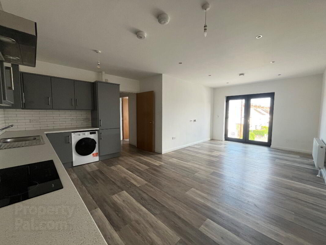 Apt 1, 94 Sunnyside Street 4 of 9