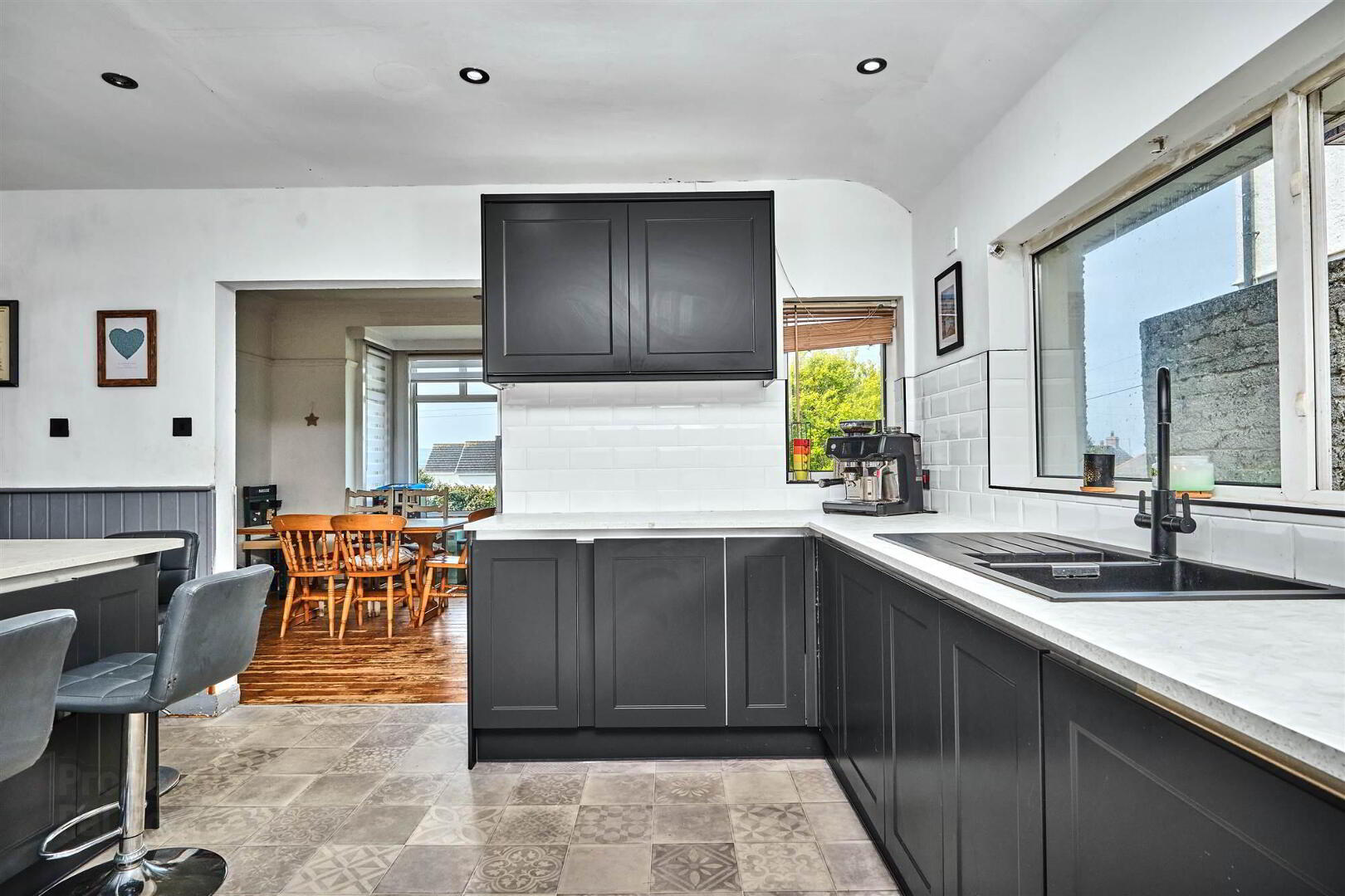 5 Winston Drive 10 of 45