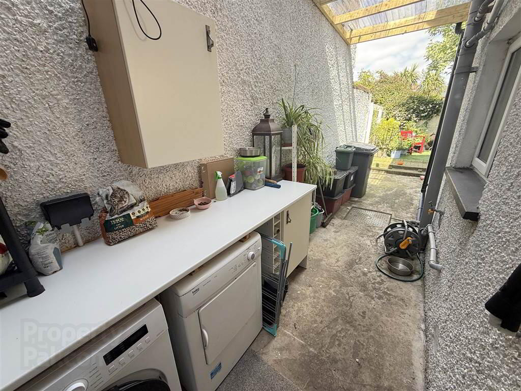 16 Jocelyn Gardens 18 of 22