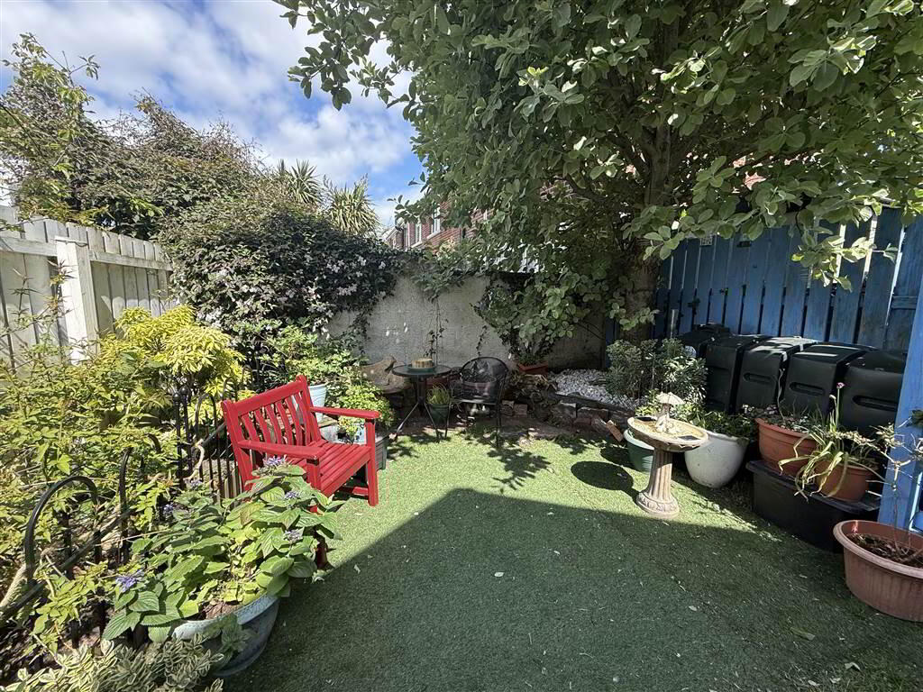 16 Jocelyn Gardens 20 of 22