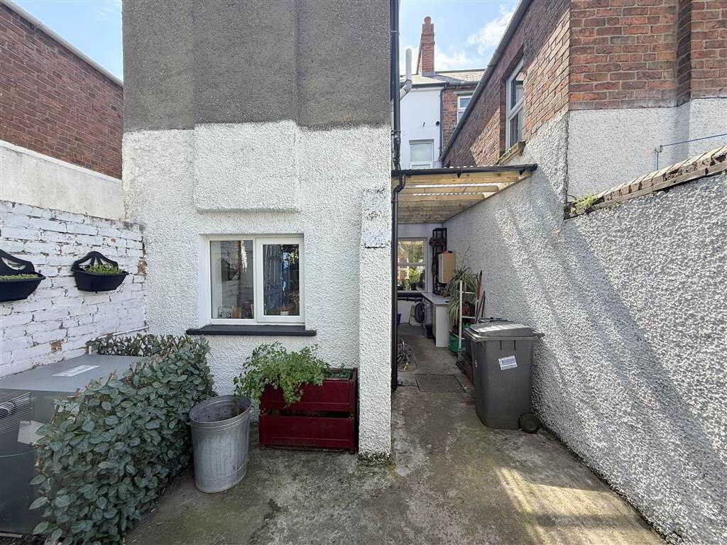 16 Jocelyn Gardens 21 of 22