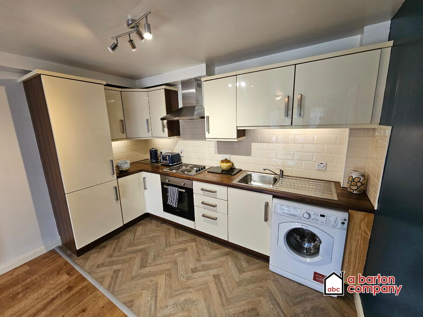 Unit 2, 288 Antrim Road 3 of 15