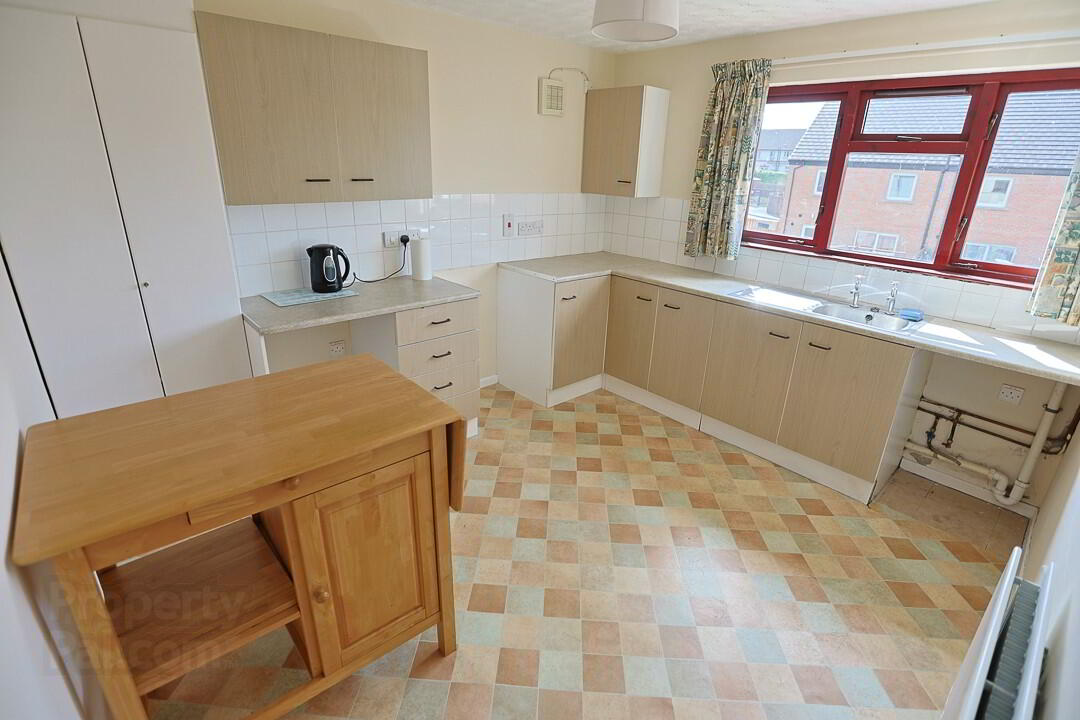 Unit B, 98 Corcrain Drive 6 of 21
