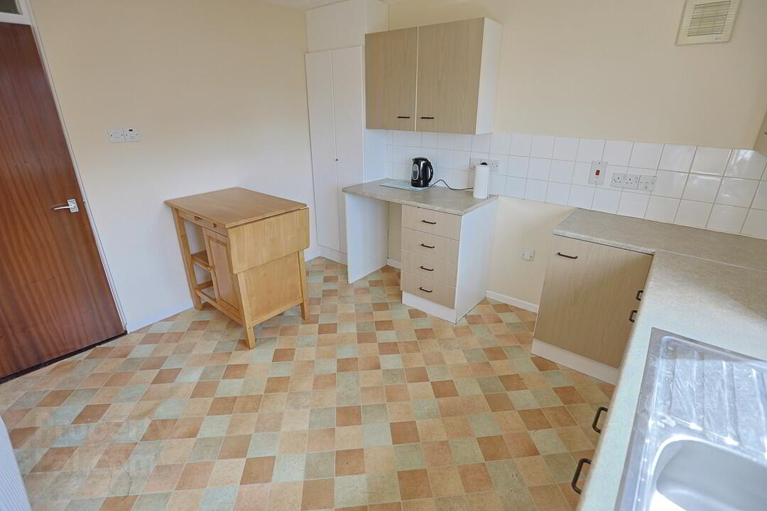 Unit B, 98 Corcrain Drive 8 of 21