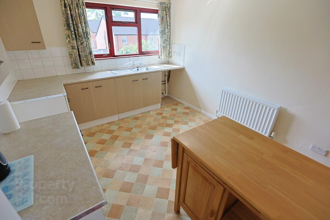 Unit B, 98 Corcrain Drive 9 of 21