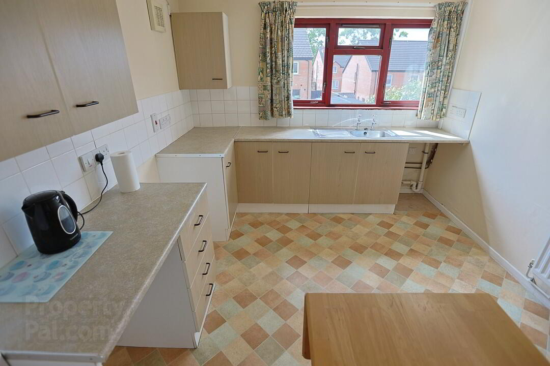 Unit B, 98 Corcrain Drive 10 of 21