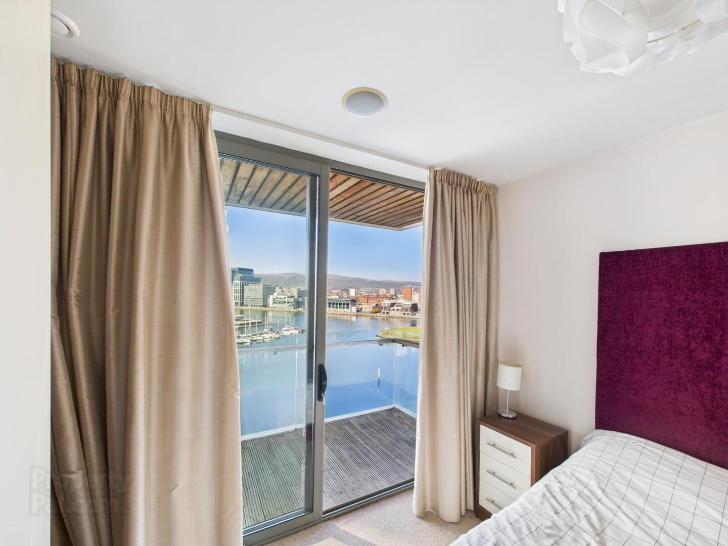 Apartment 11.42 The Arc 2l Queens Road 13 of 18