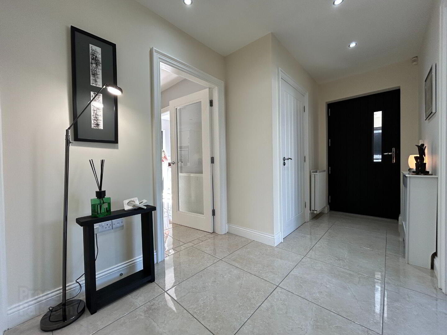 15 Spires Manor 3 of 30