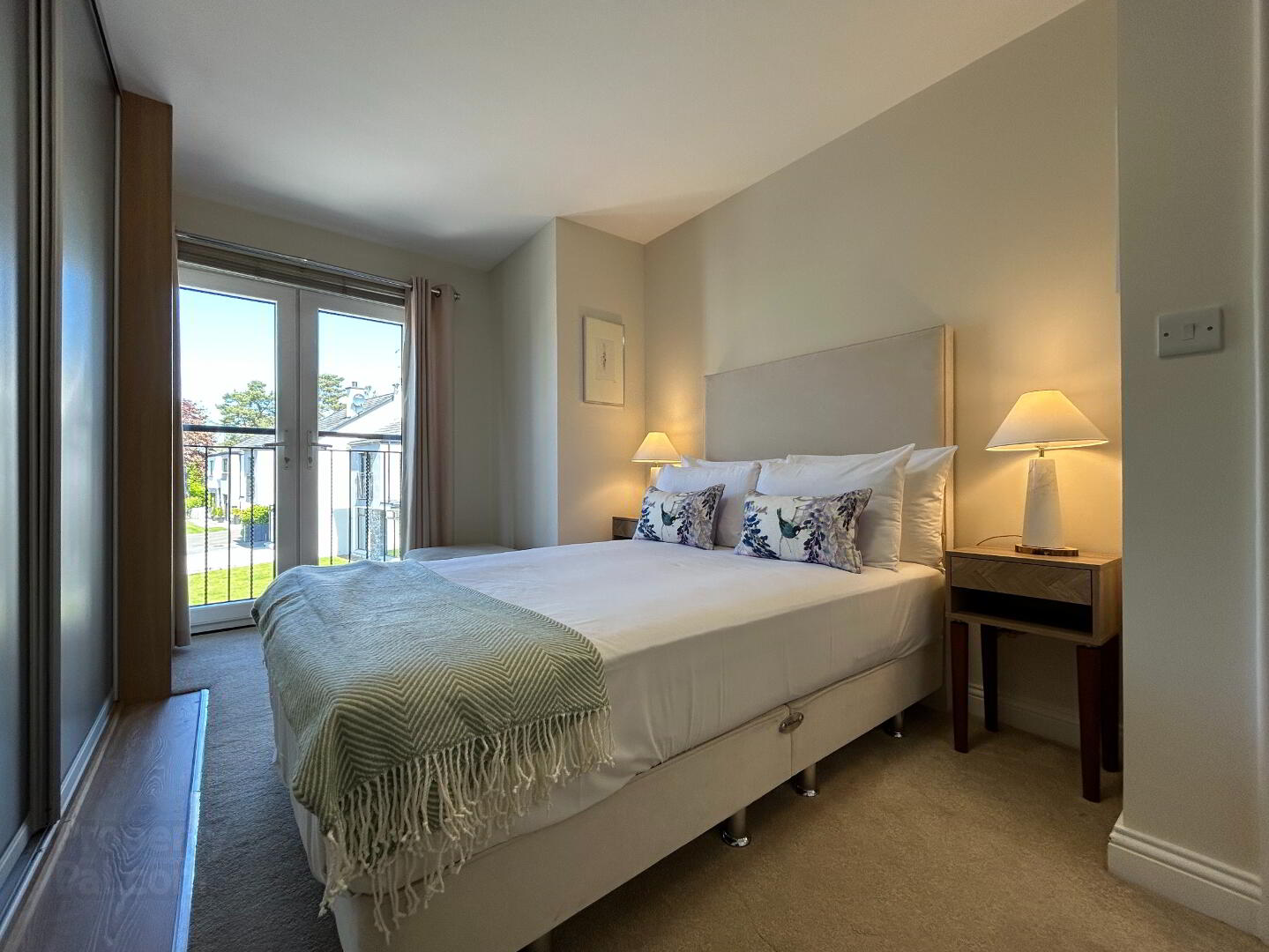 15 Spires Manor 21 of 30