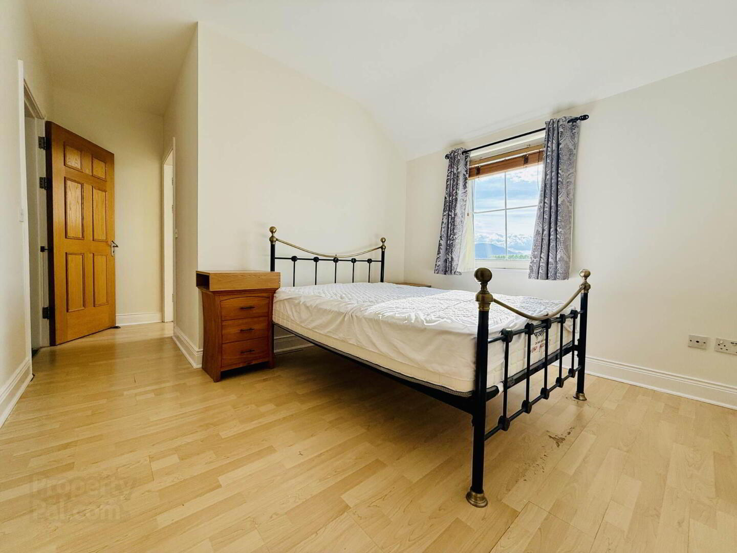 7 Castle Falls Court 15 of 21