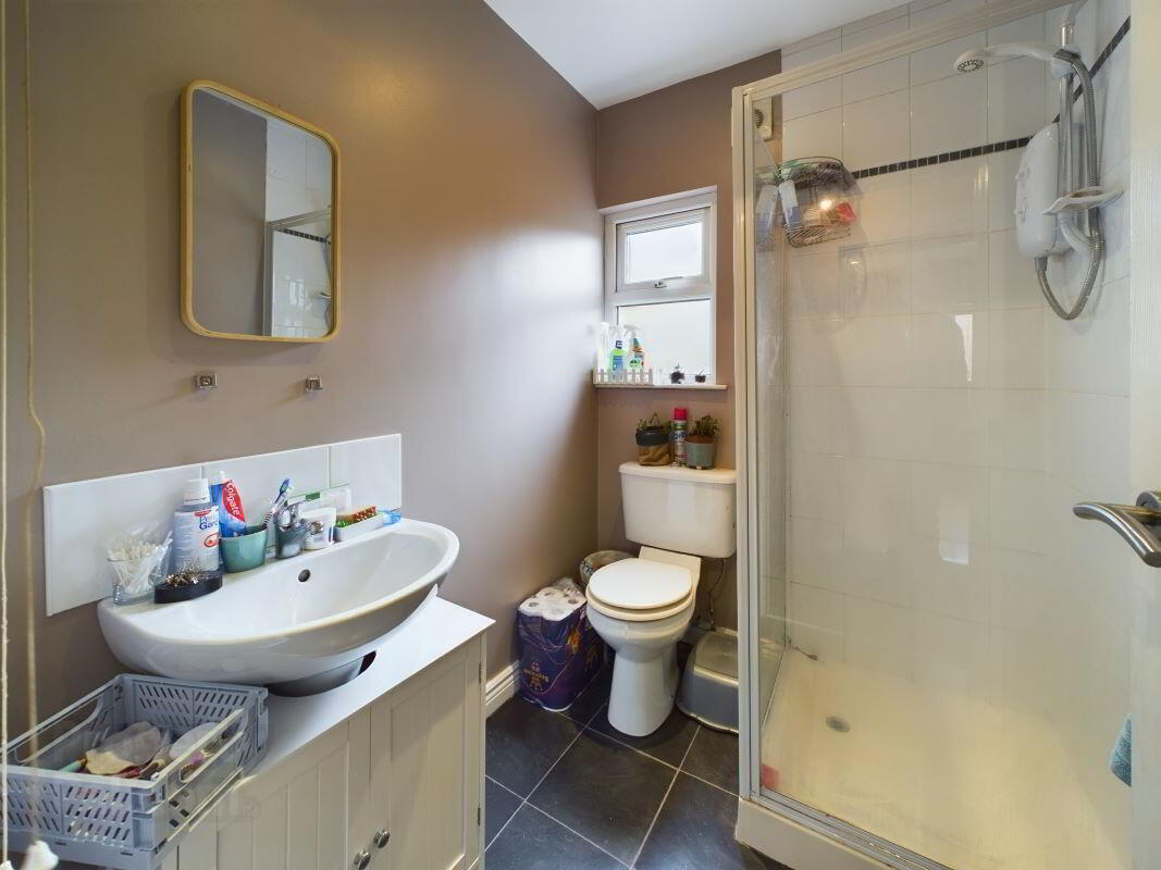 2a Belgravia Avenue 4 of 6