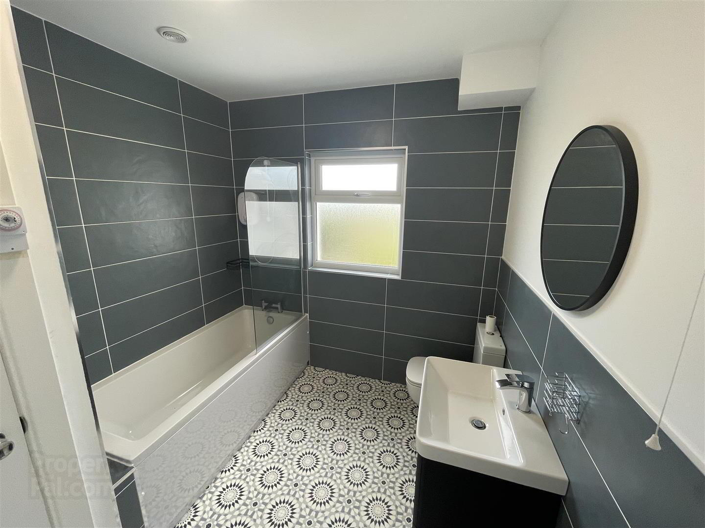 47 Newforge Lane 13 of 28