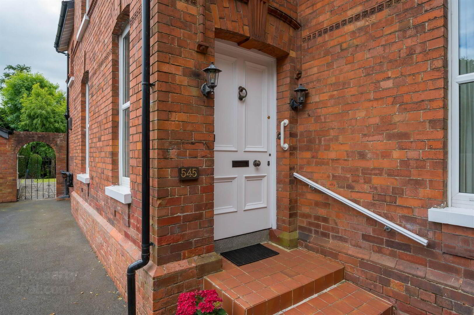 property description image