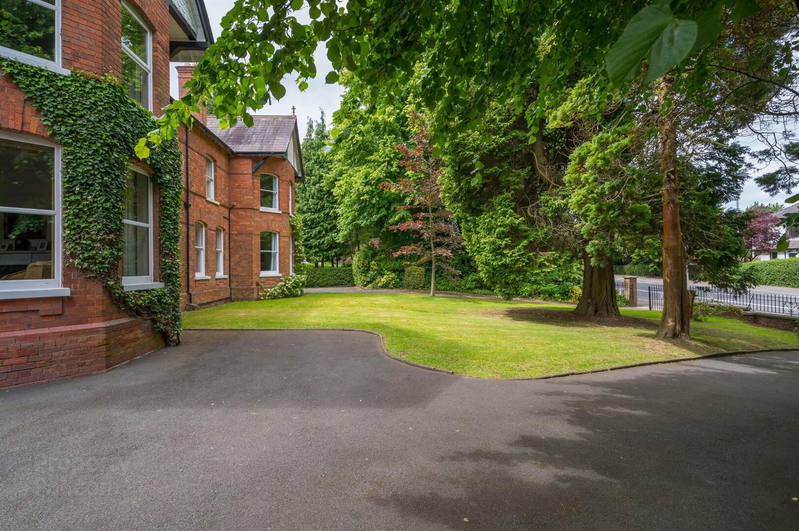 545 Upper Newtownards Road 34 of 37