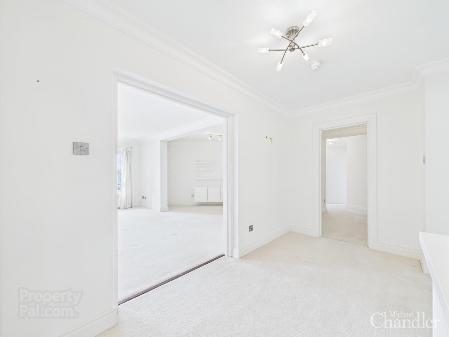 Apt 3, Clanbrassil Court 3 of 27