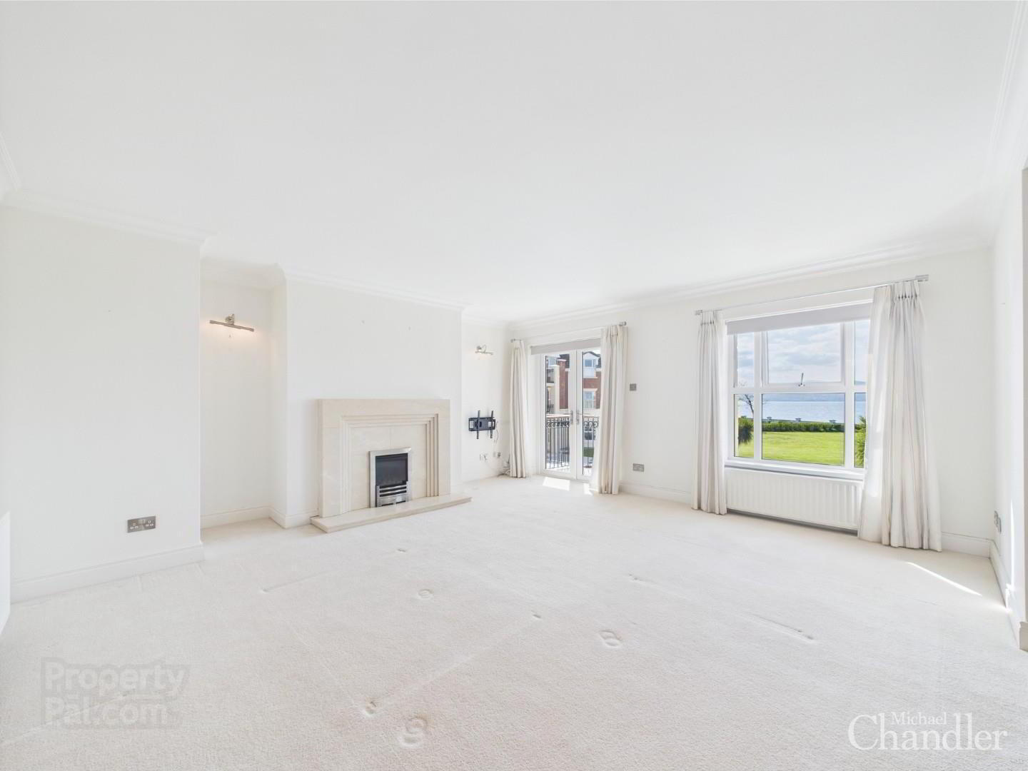 Apt 3, Clanbrassil Court 4 of 27