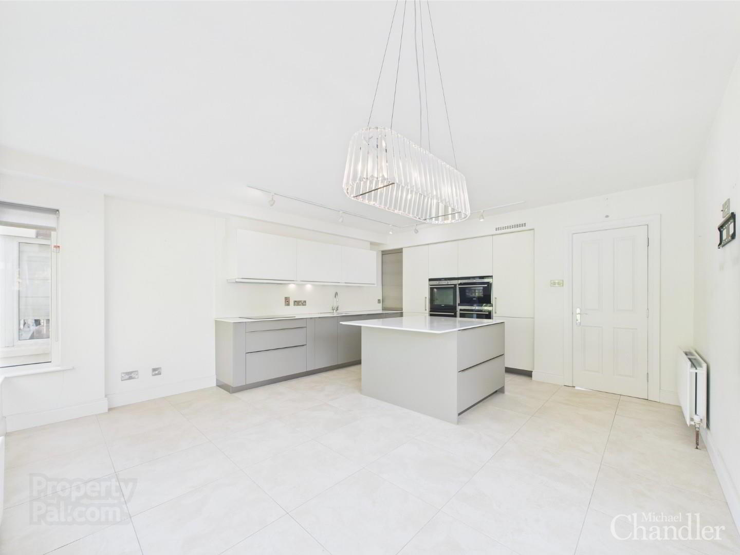Apt 3, Clanbrassil Court 9 of 27