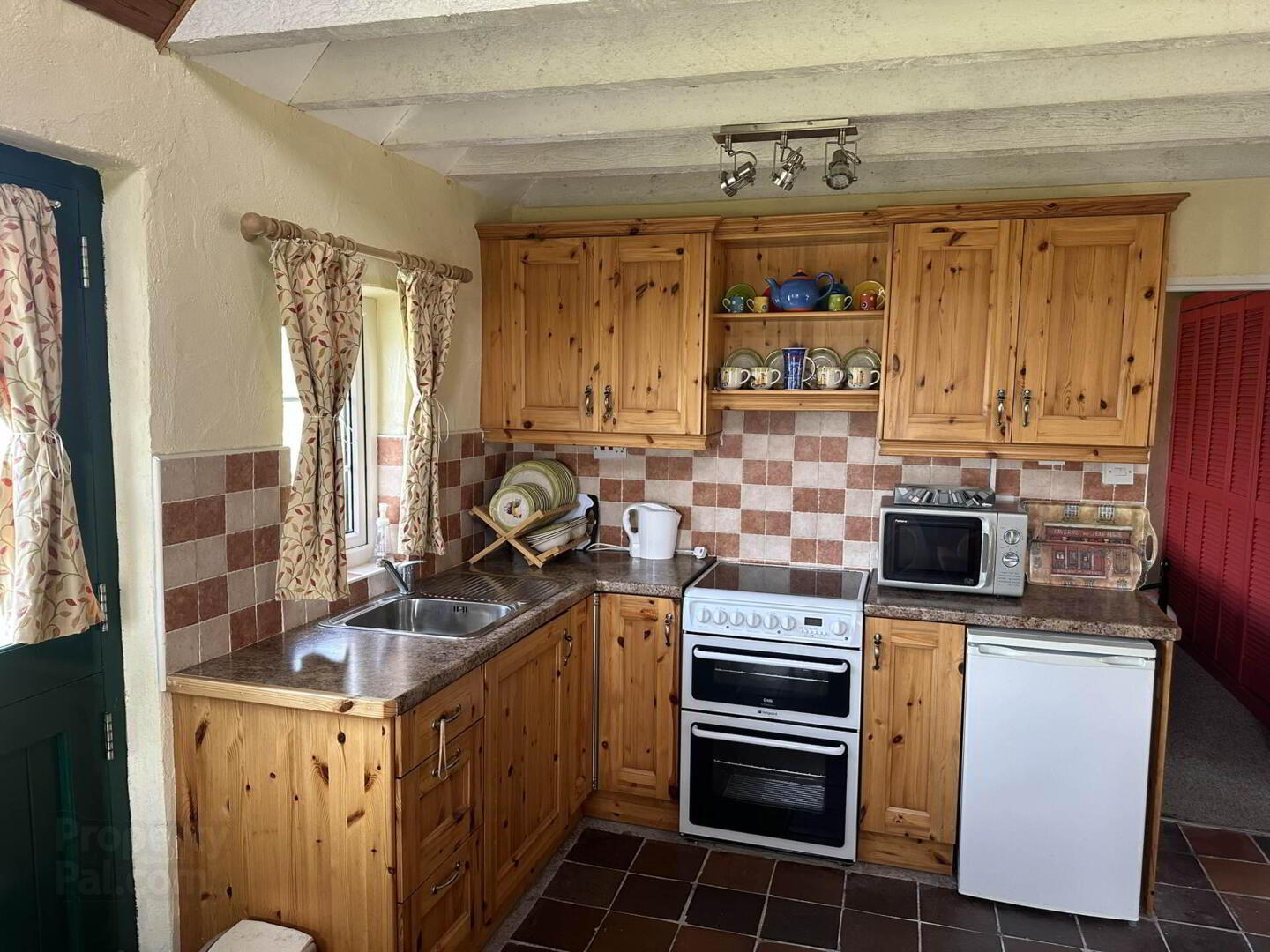 8 Tragumna Holiday Cottages 7 of 14