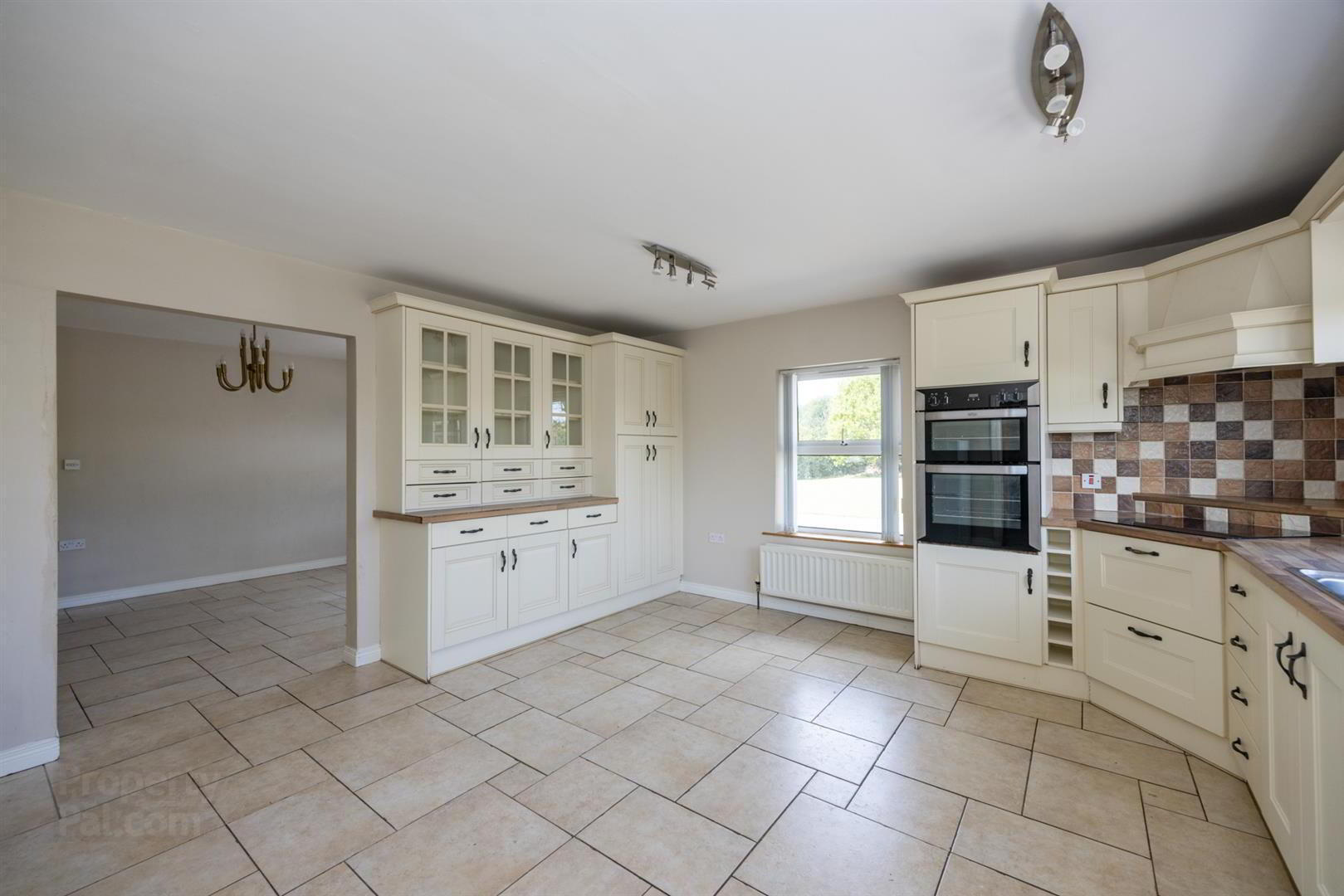 32b Crumlin Road 13 of 40