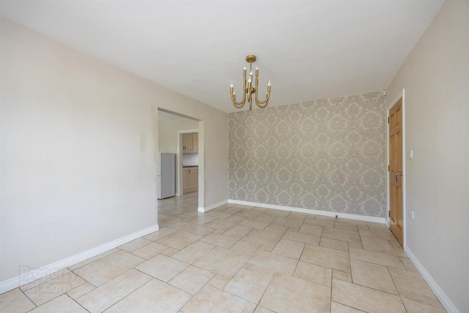 32b Crumlin Road 11 of 40