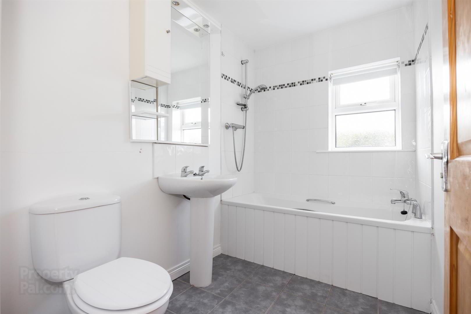 32b Crumlin Road 20 of 40