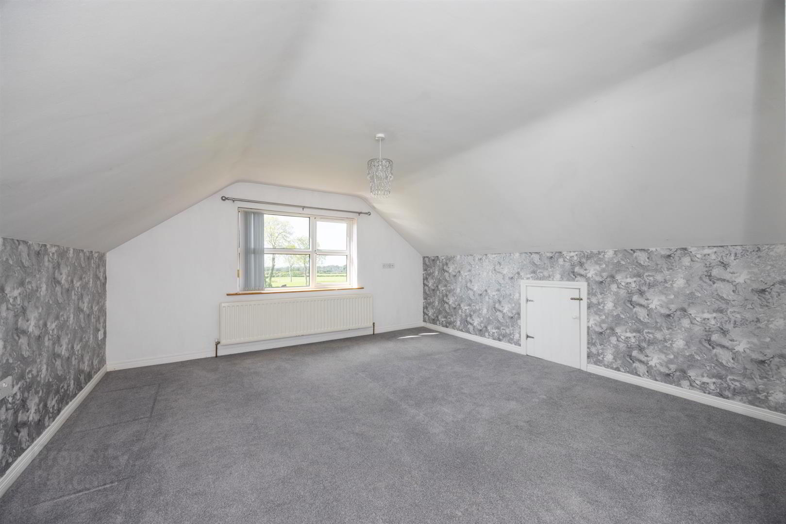 32b Crumlin Road 25 of 40